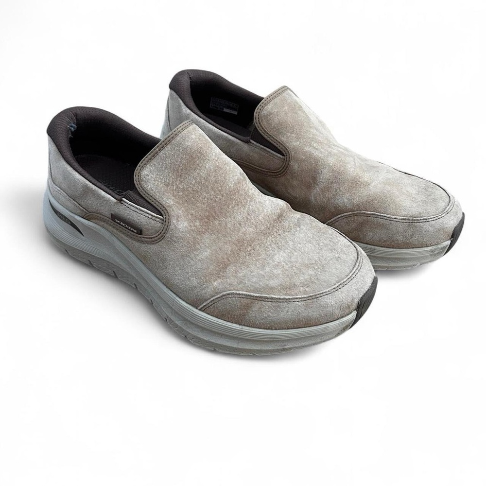Skechers Men's Casual cream suede Slip-On Loafers shoes